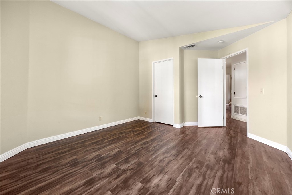 MLS #OC25252504 image #17