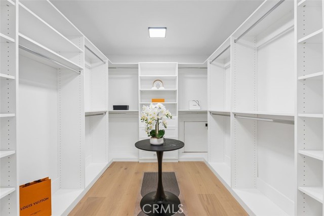 MLS #OC25252542 image #16