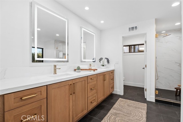 MLS #OC25252542 image #17