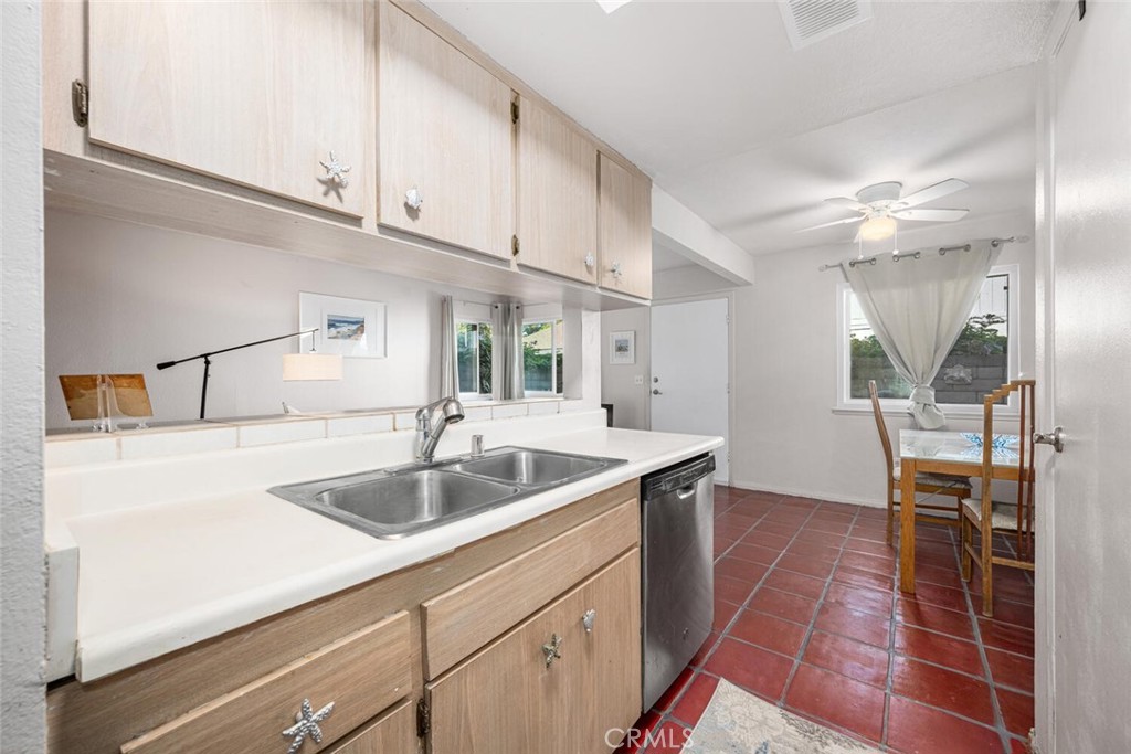 MLS #OC25252557 image #10