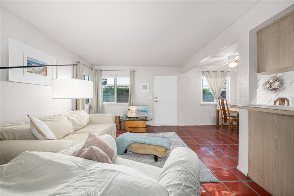 MLS #OC25252557 image #5