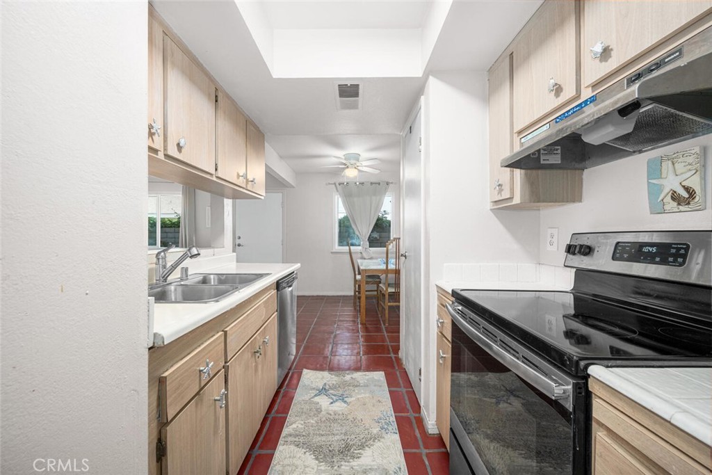 MLS #OC25252557 image #8