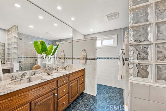 MLS #OC25252576 image #37