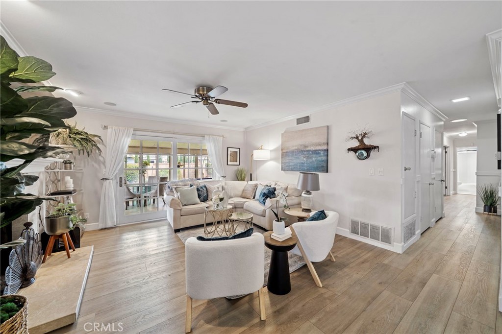 MLS #OC25252577 image #11