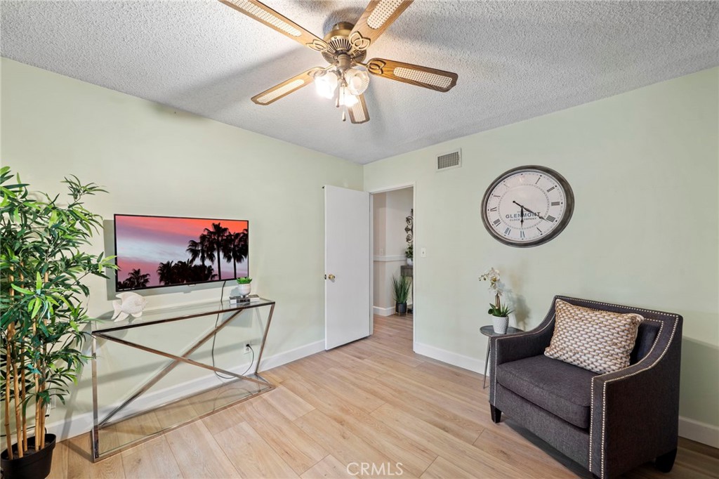 MLS #OC25252577 image #15