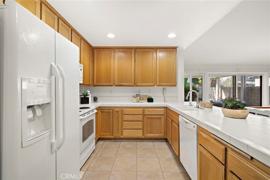 MLS #OC25252581 image #15