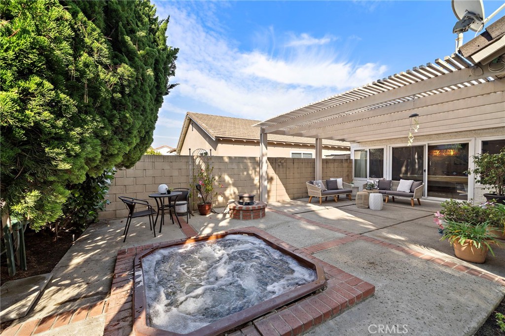 MLS #OC25252581 image #32