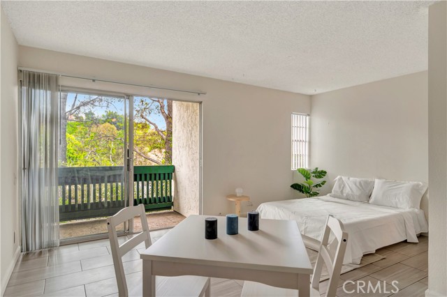 MLS #OC25252591 image #1