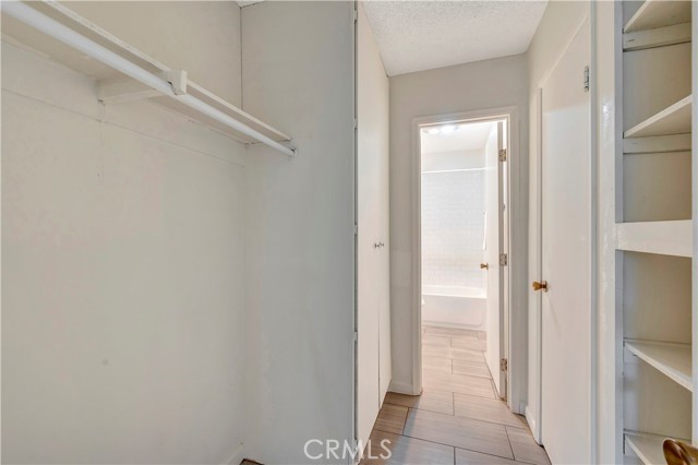 MLS #OC25252591 image #2