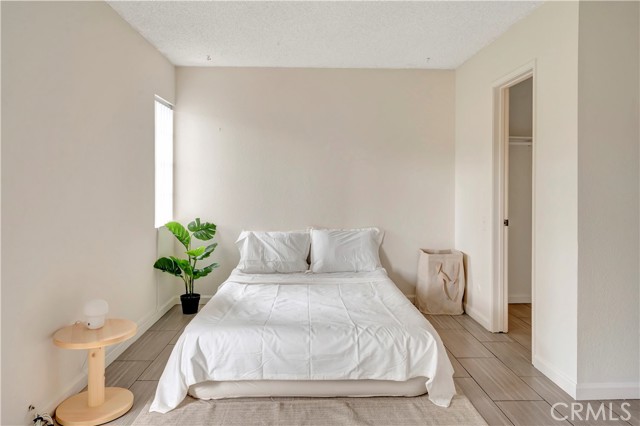 MLS #OC25252591 image #23