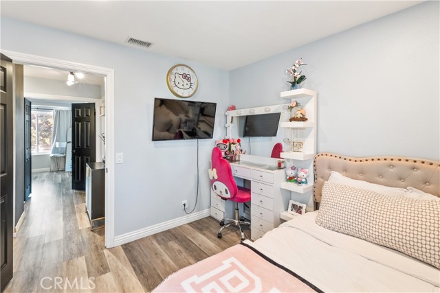 MLS #OC25252595 image #14