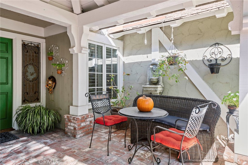 MLS #OC25252613 image #2