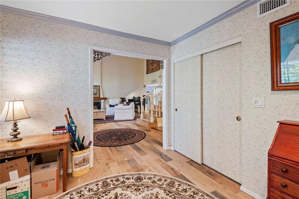 MLS #OC25252613 image #31