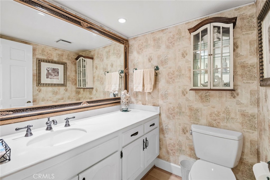 MLS #OC25252613 image #32