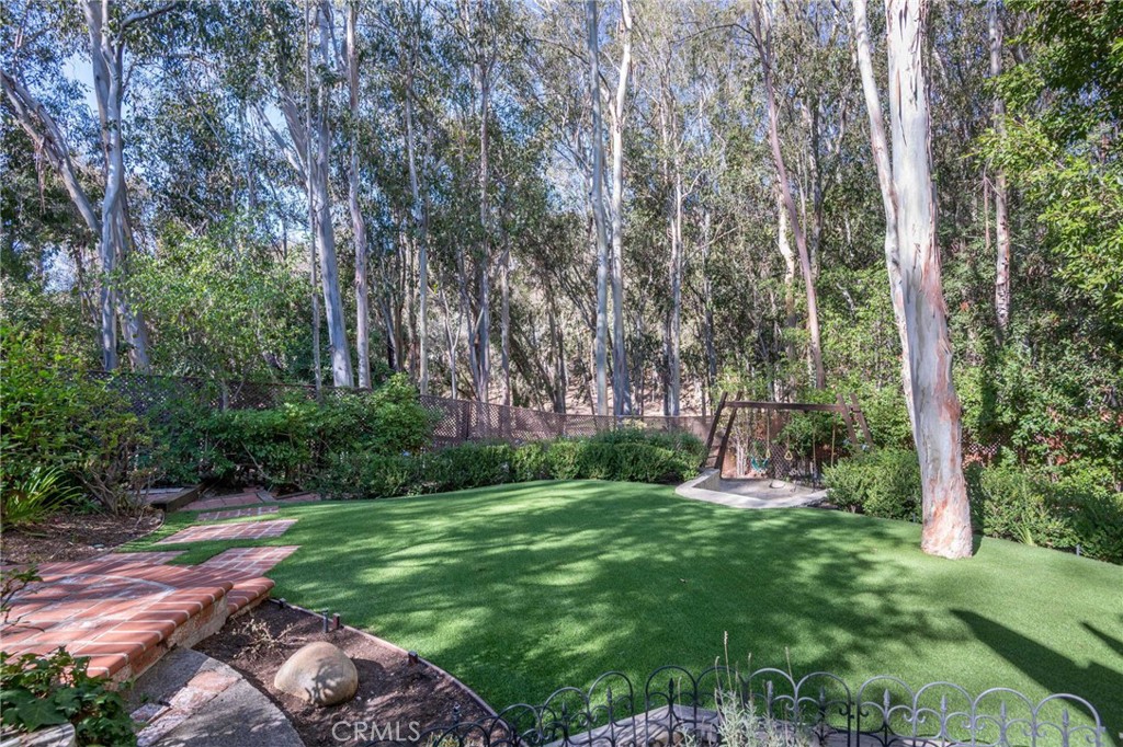 MLS #OC25252613 image #38