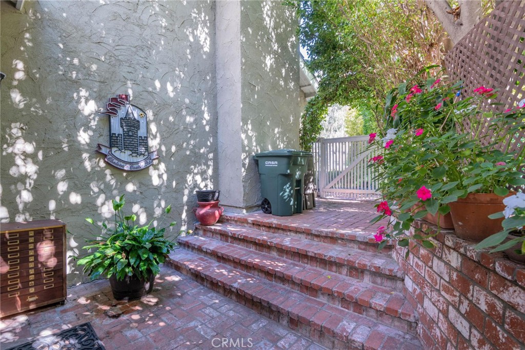 MLS #OC25252613 image #43