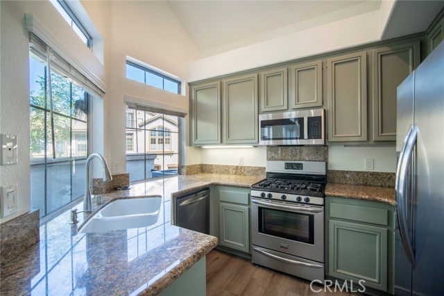 MLS #OC25252660 image #1