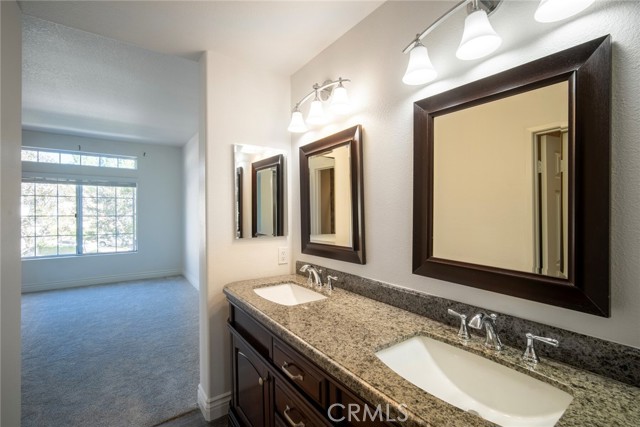 MLS #OC25252660 image #12