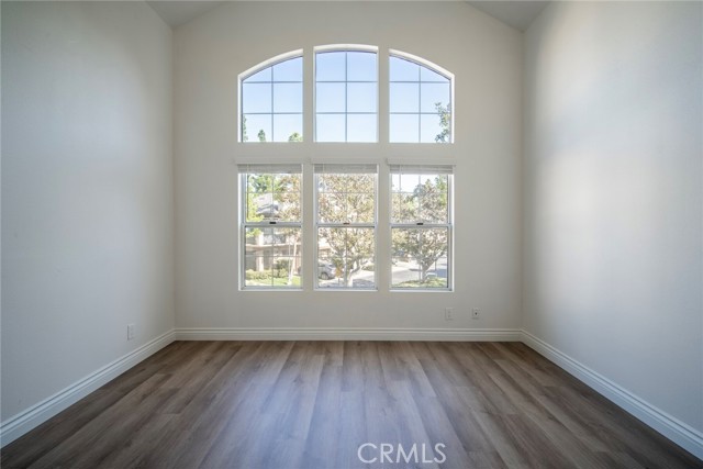 MLS #OC25252660 image #5