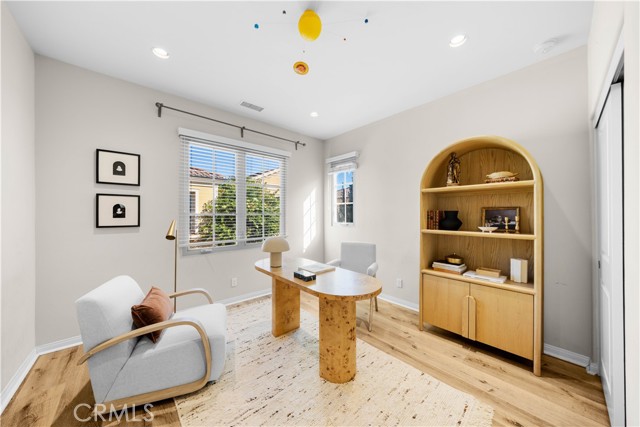 MLS #OC25252665 image #24