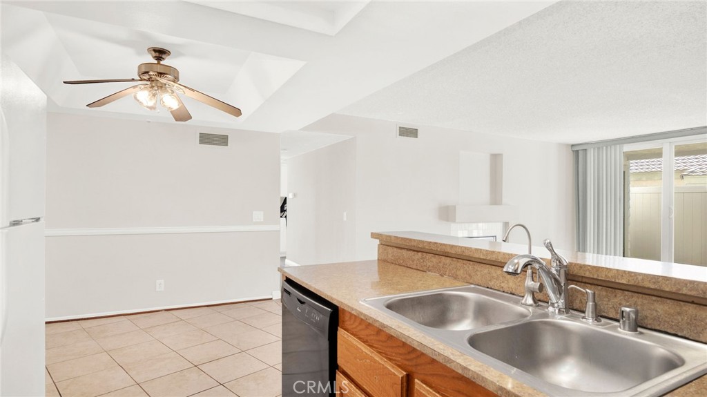 MLS #OC25252700 image #20