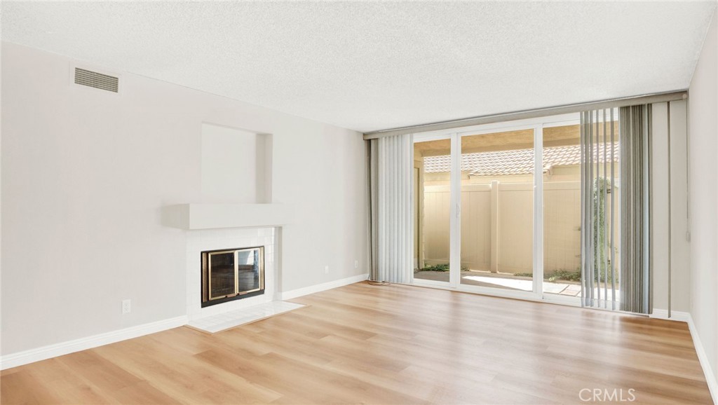 MLS #OC25252700 image #24