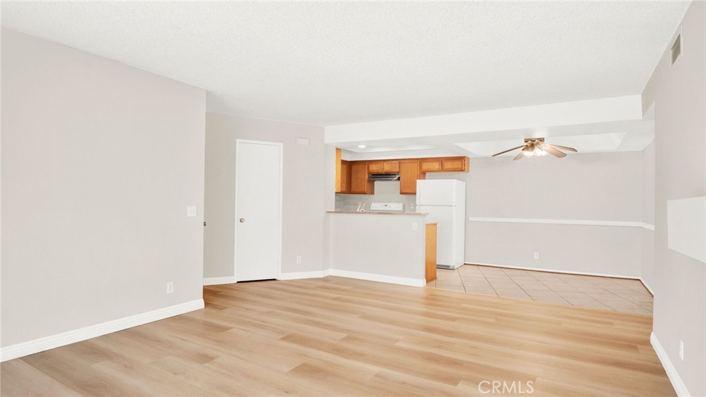 MLS #OC25252700 image #3