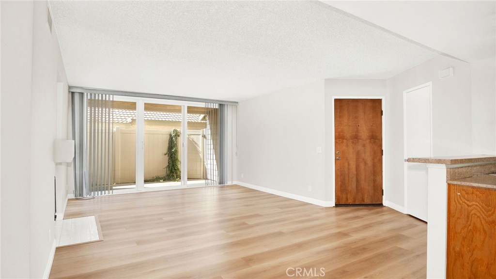 MLS #OC25252700 image #4