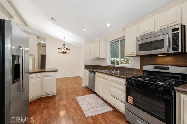 MLS #OC25252846 image #15