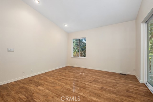 MLS #OC25252846 image #17