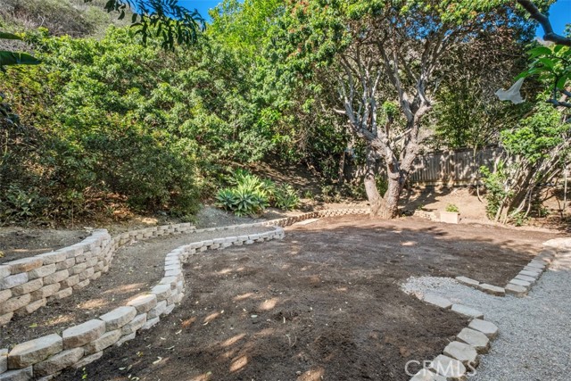 MLS #OC25252846 image #5