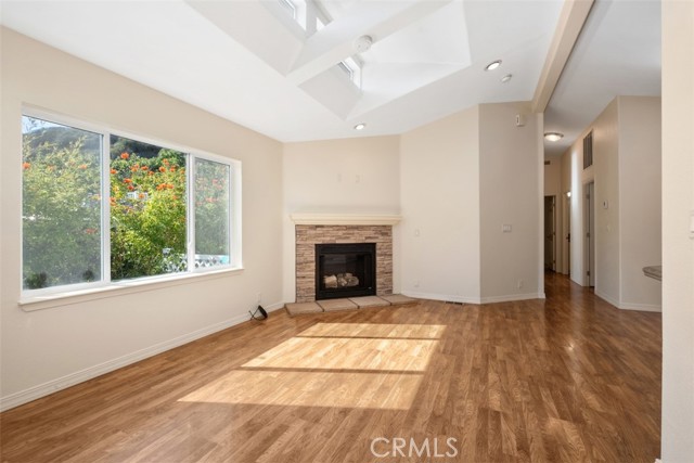 MLS #OC25252846 image #8