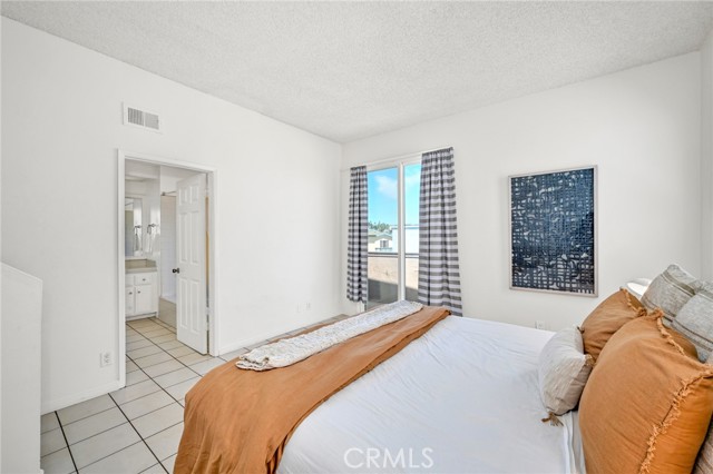 MLS #OC25252893 image #10