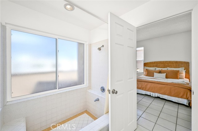 MLS #OC25252893 image #14