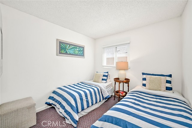 MLS #OC25252893 image #15