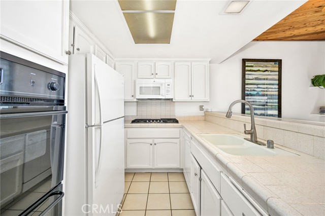 MLS #OC25252893 image #24