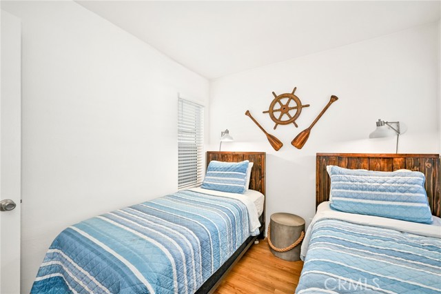 MLS #OC25252893 image #34