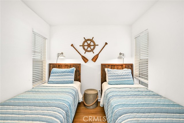 MLS #OC25252893 image #35