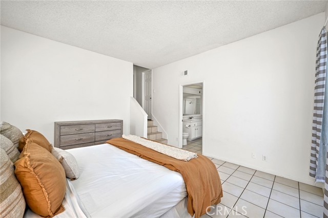 MLS #OC25252893 image #9