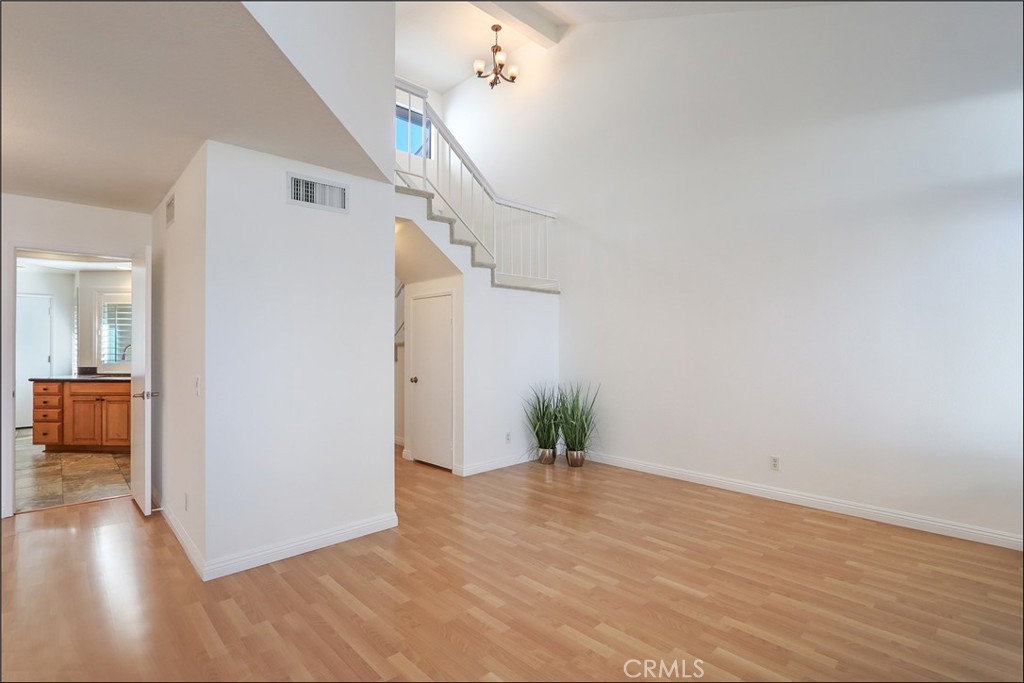 MLS #OC25252895 image #11