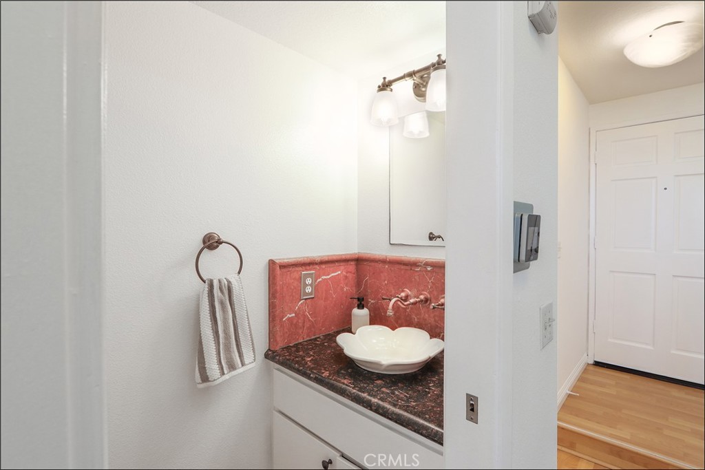 MLS #OC25252895 image #12