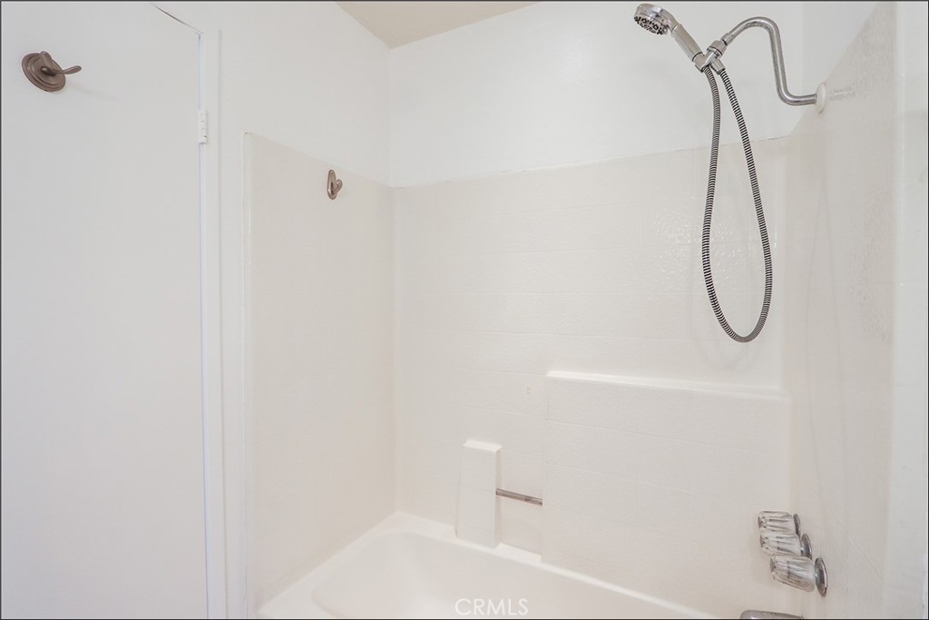 MLS #OC25252895 image #24