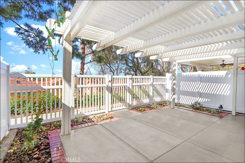 MLS #OC25252895 image #25