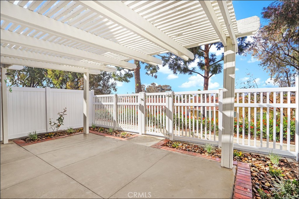 MLS #OC25252895 image #26