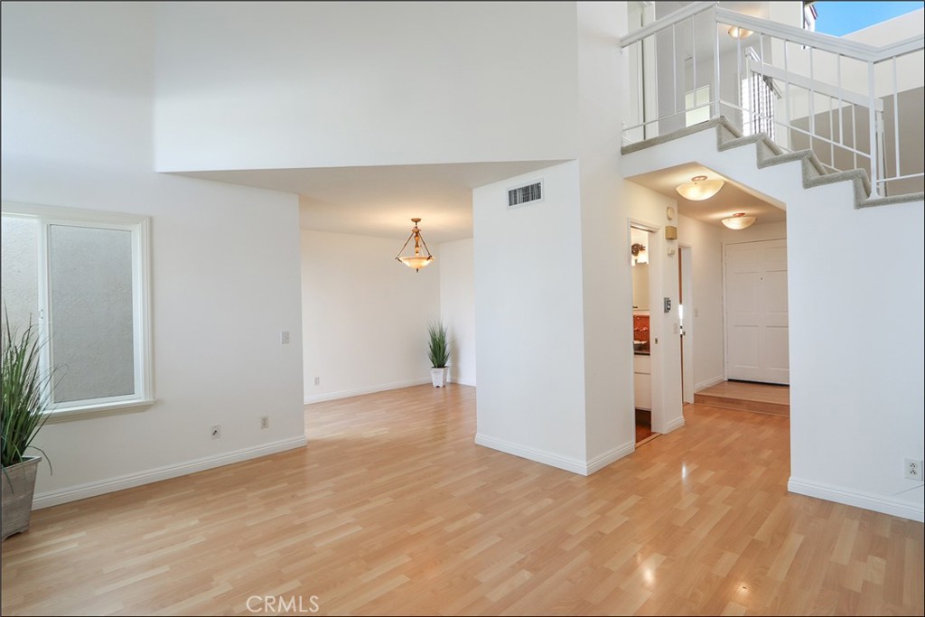 MLS #OC25252895 image #5