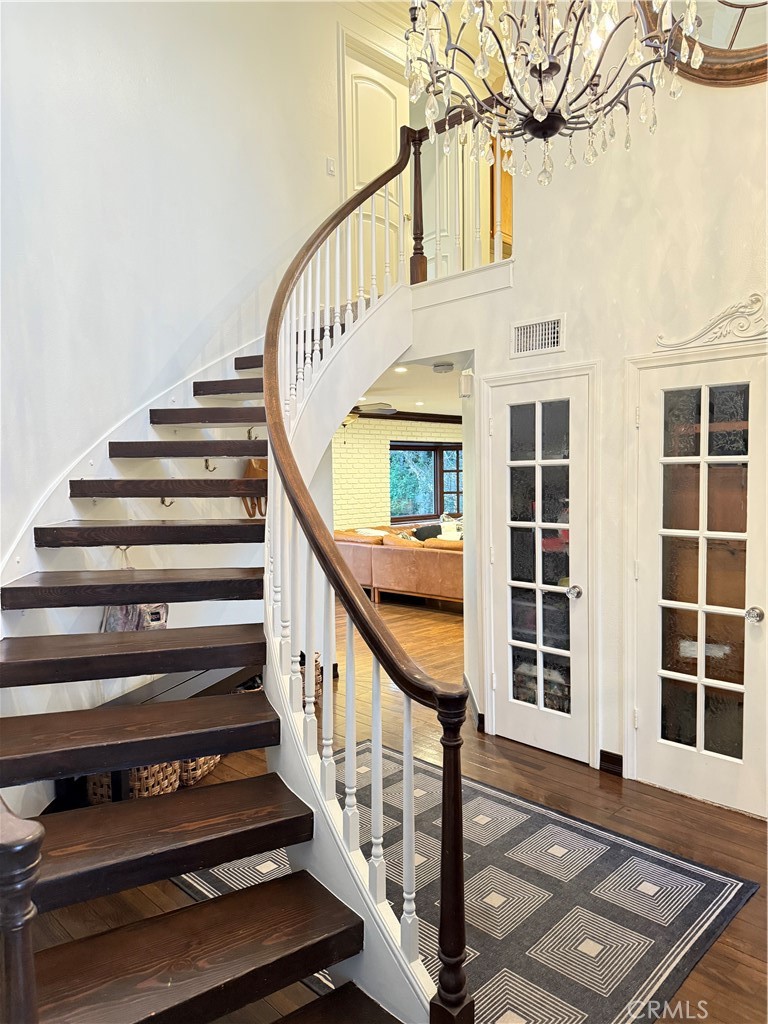 MLS #OC25252932 image #1