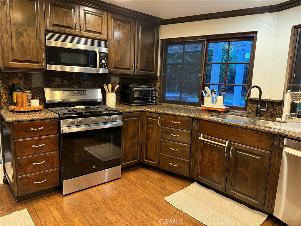 MLS #OC25252932 image #3