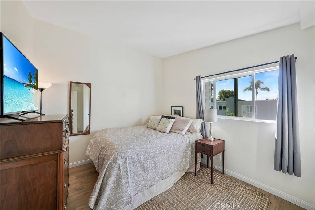 MLS #OC25252947 image #22