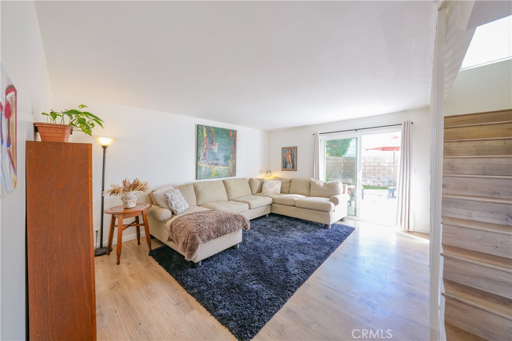 MLS #OC25252947 image #4