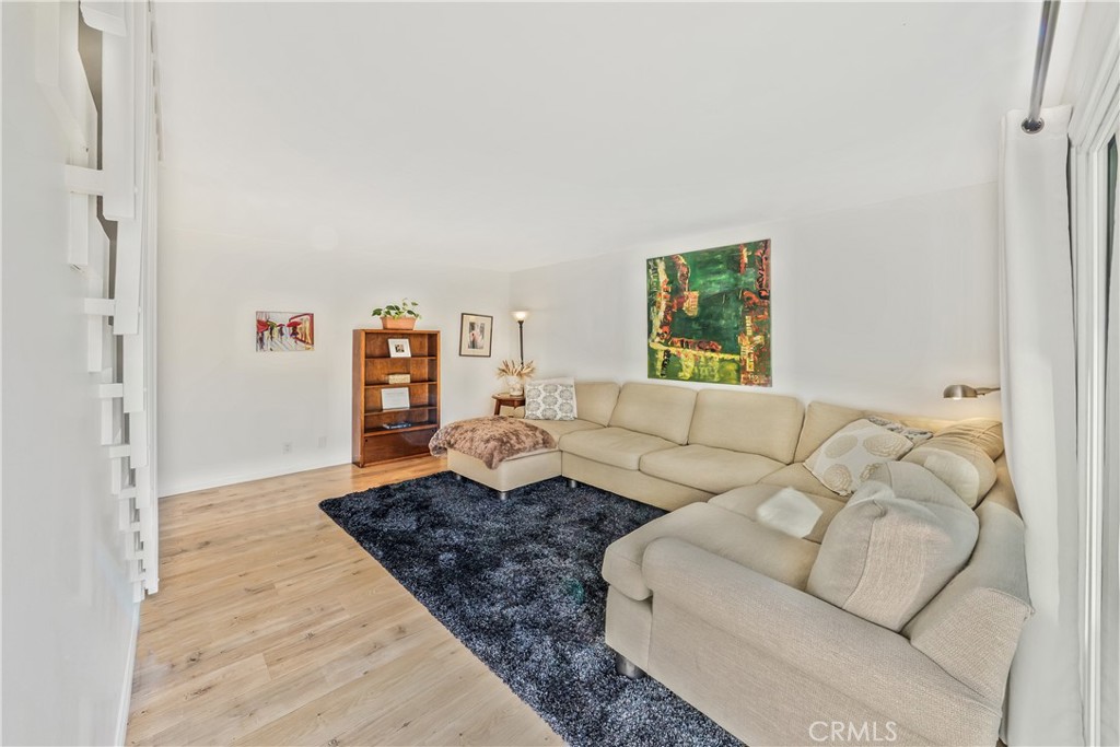 MLS #OC25252947 image #6